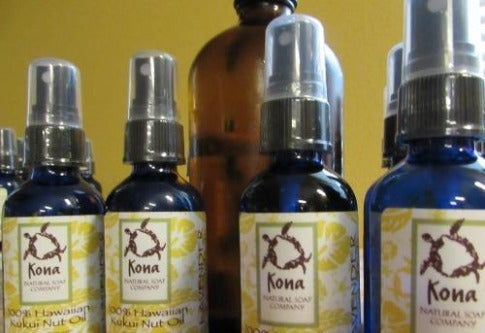 turtle image on kukui nut oil blue bottle