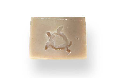 Manomano orange and clove soap bar with warming essential oils